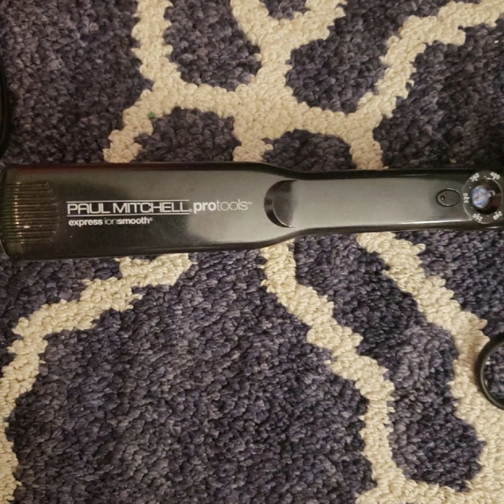 Paul Mitchell Express Ion flat Iron 1.25in